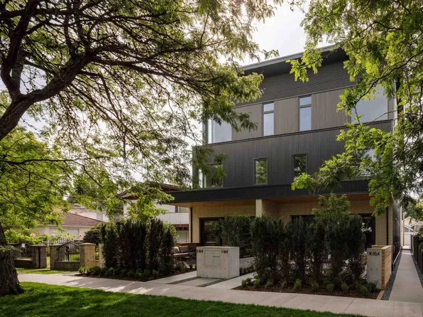 164 E 38th Ave #2, Vancouver, BC V5W 1H1