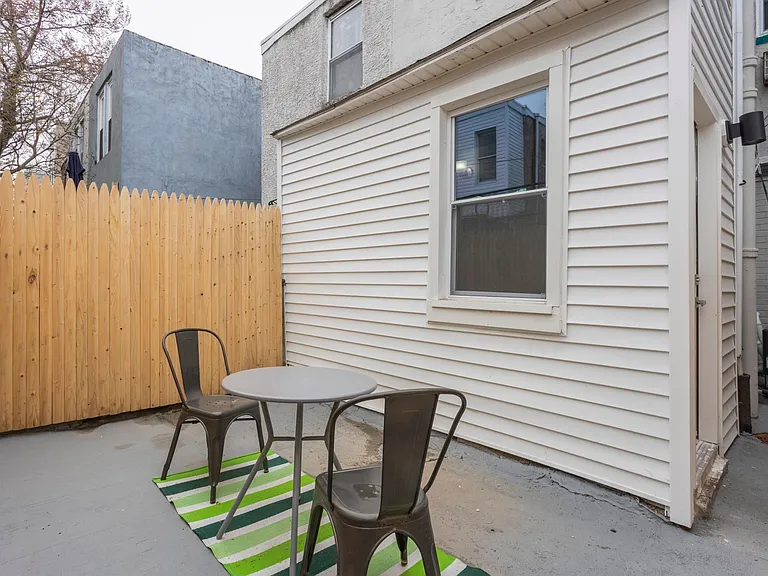 1529 S Garnet St — Photo 23
