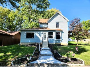 222 S Park St, Monticello, IL 61856