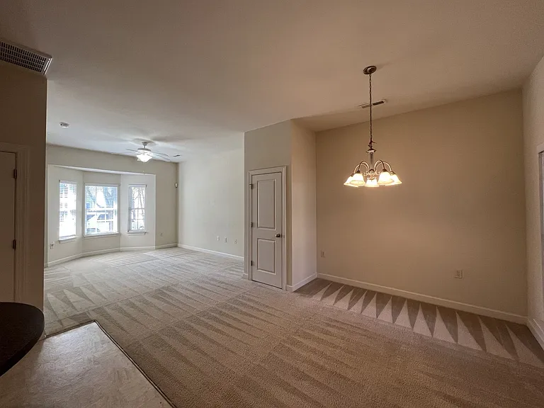 354 Summergate Dr — Photo 4