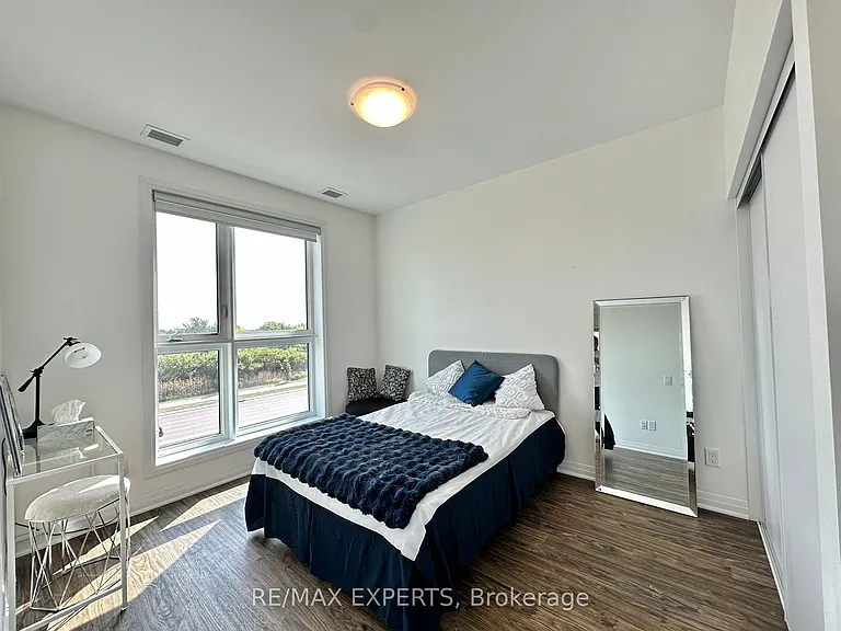 95 Dundas St W #206 — Photo 19