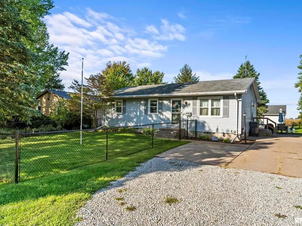105 NW 11th Ave, Aledo, IL 61231