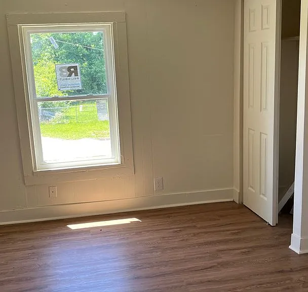 501 Fields St — Photo 2