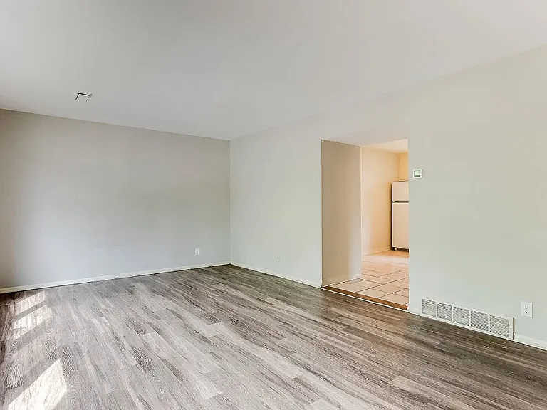1100 W. 28th Street — Photo 10