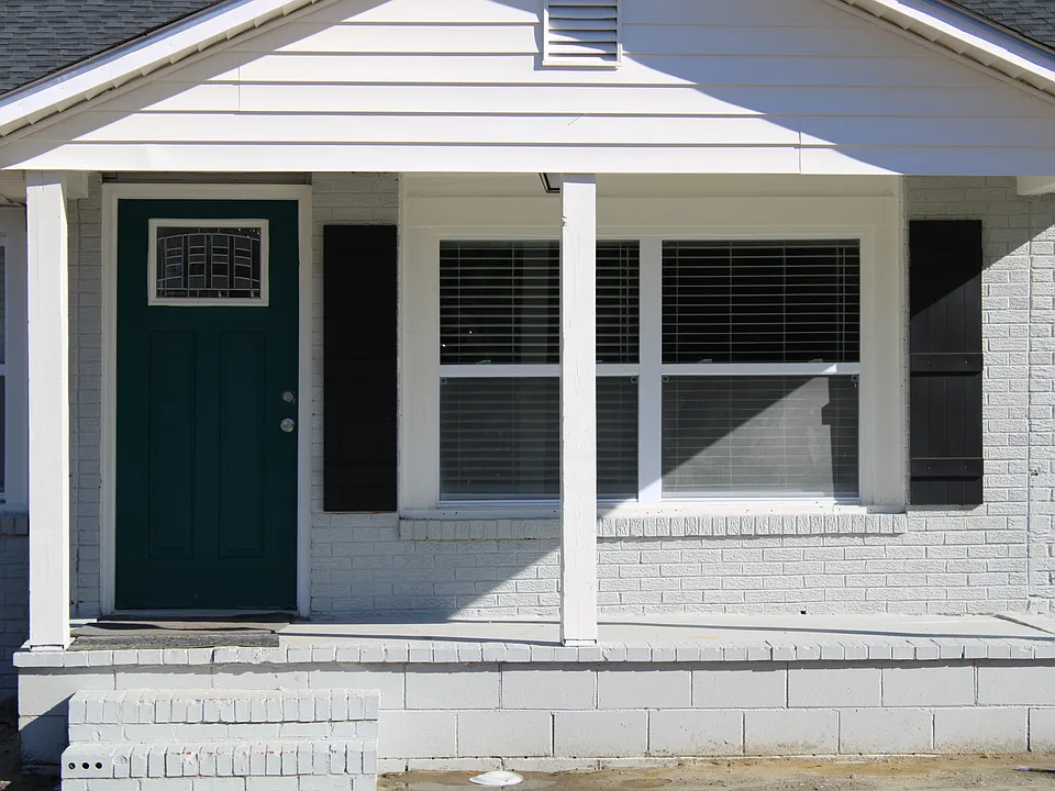 122 Memorial Dr