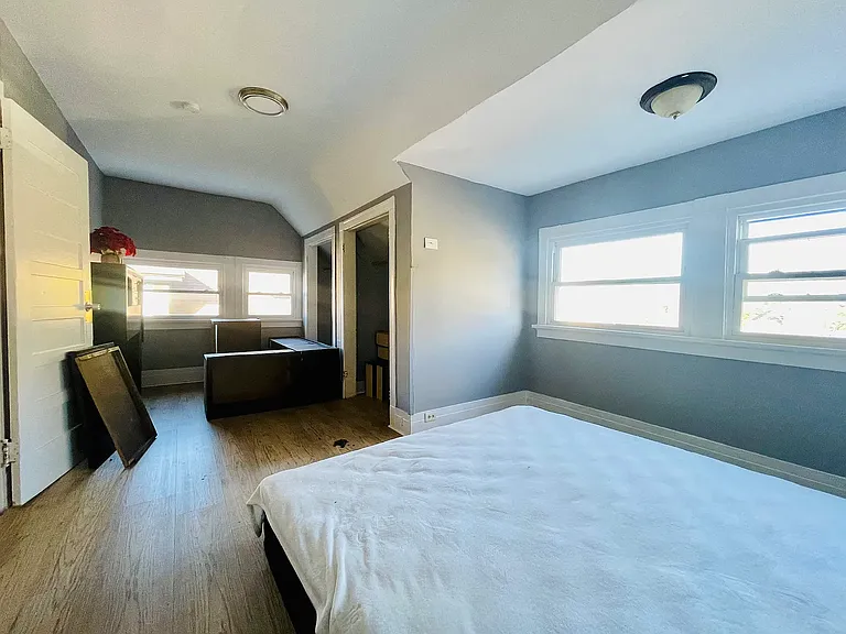 1228 Oak Ave #3 — Photo 6