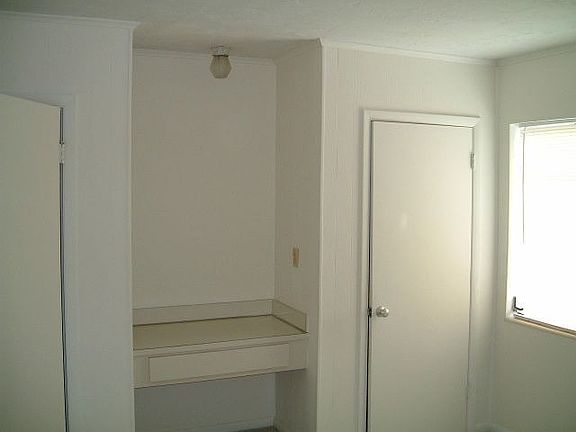 bedroom dressing table