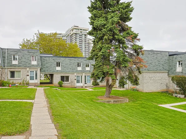1350 Winding Trl #40, Mississauga, ON L4Y 2T8
