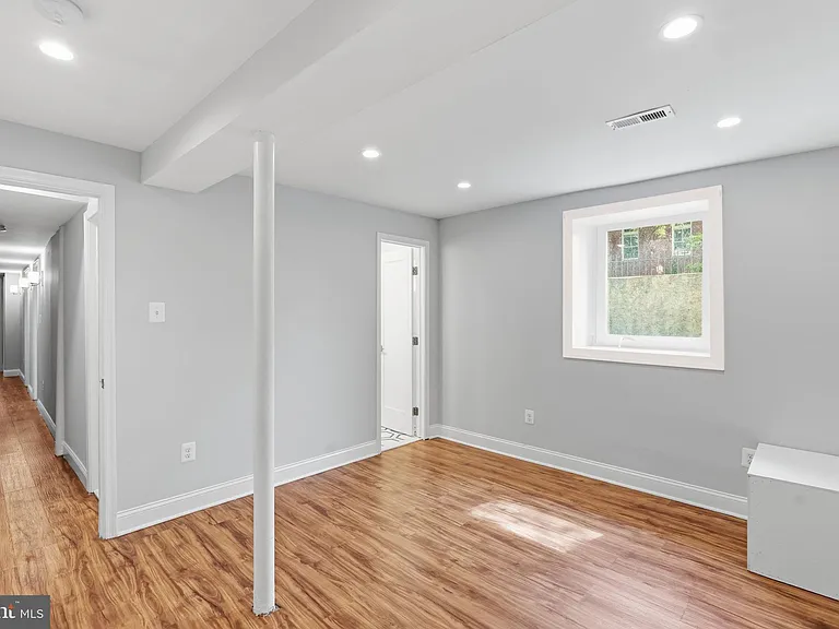 1618 1st St NE #1 — Photo 14