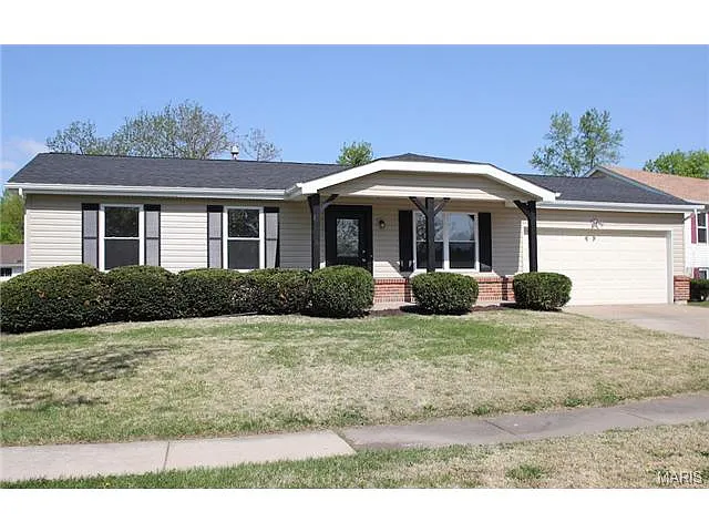 639 Bugle Hill Dr photo 1