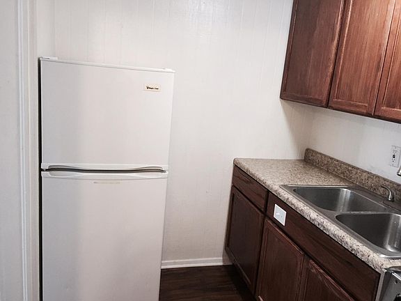 5th image of 912 McCormick St #914