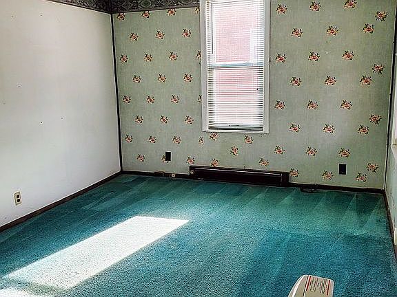 FORMAL FRONT LIVING RM