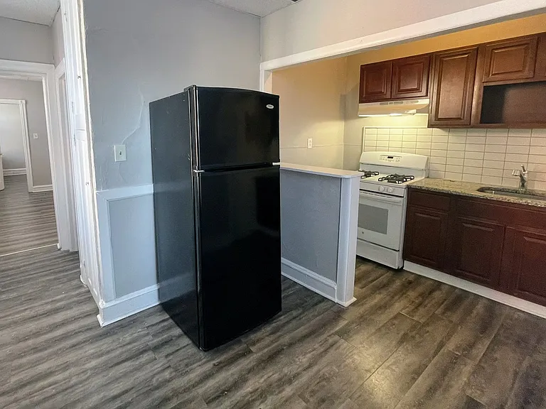 1242 W Allegheny Ave #1R — Photo 1