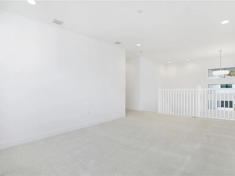 20195 Ainsley St — Photo 27