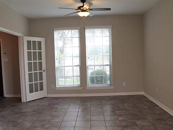 5th image of 1922 Quiet Hollow Dr
