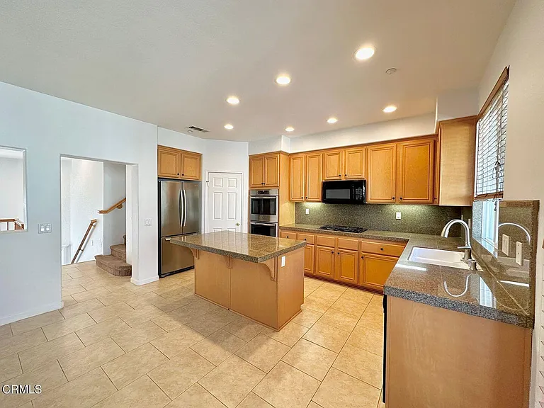 1202 Bayside Cir — Photo 16