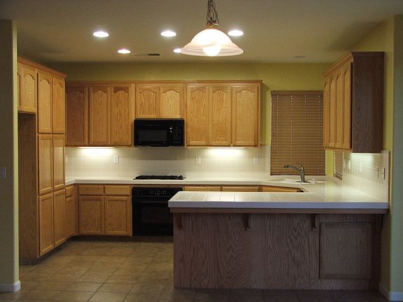3rd image of 883 Tannehill Dr