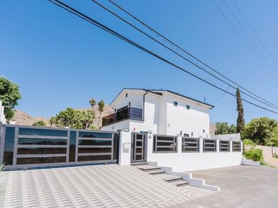 9811 Foothill Blvd, Sylmar, CA, 91342