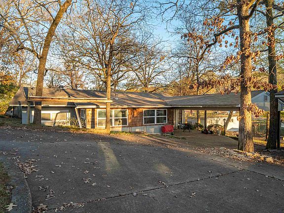 3rd image of 343 Arrowhead Dr