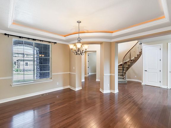4th image of 2267 S Loveland St