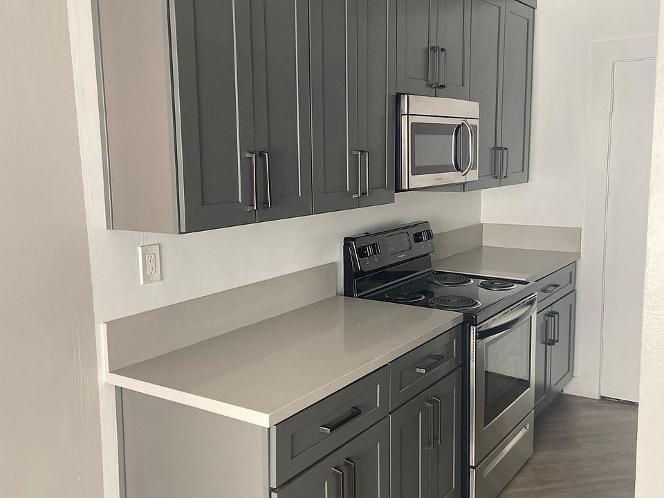 1st image of 6333 Lexington Ave APT 212