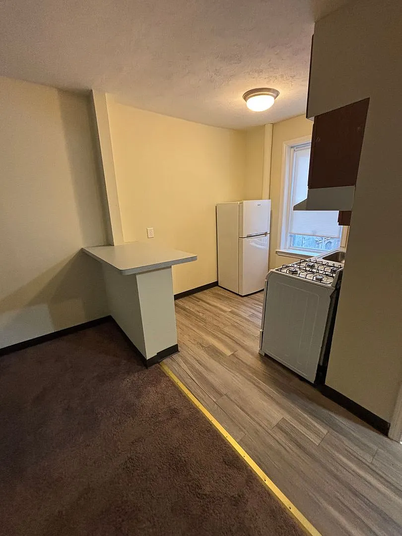 **Free Month Rent** Affordable Studio In Allston | Available Now — Photo 2