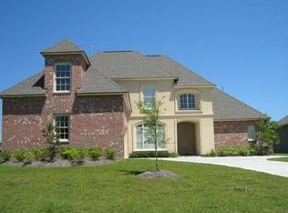 16552 Long Lake Dr, Prairieville, LA 70769