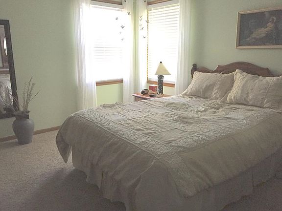 master with walk-in closet 