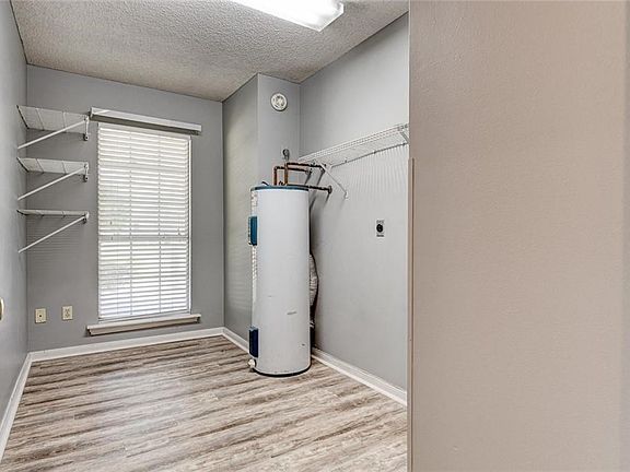 5th image of 203 Coronet Dr