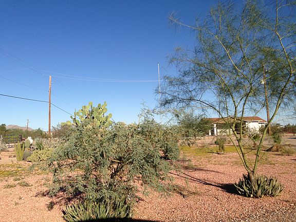 3rd image of 17351 W Hopi Dr