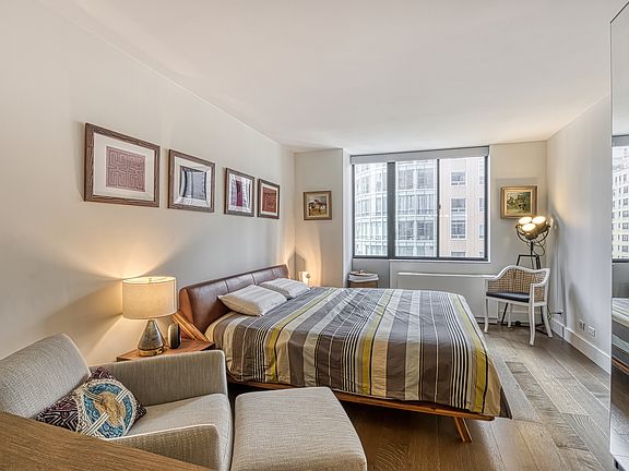 5th image of 255 E 49th St APT 15E