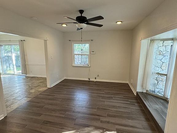 4th image of 10910 Cedar Elm Dr #1