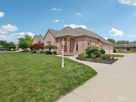 2nd image of 443 Circle Dr