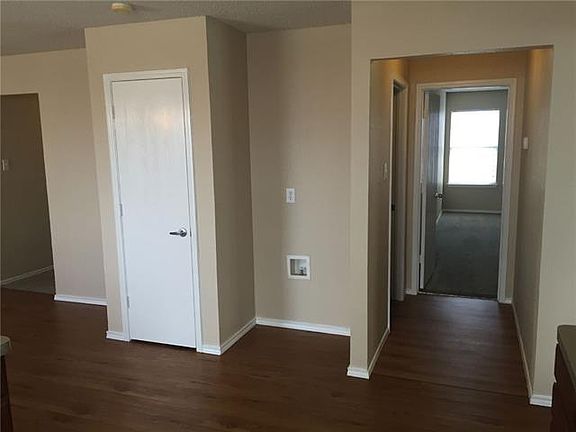 5th image of 8140 Twin Oaks Trl