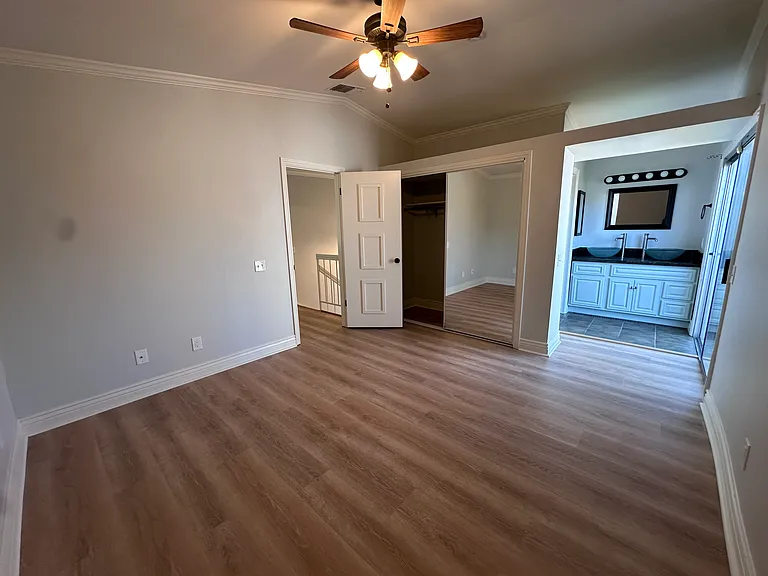 4981 Yvonne Way — Photo 13
