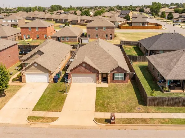 9209 NW 71st St, Yukon, OK 73099