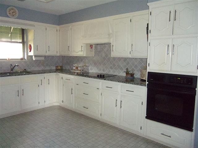 2nd image of 7914 Old McGregor Rd