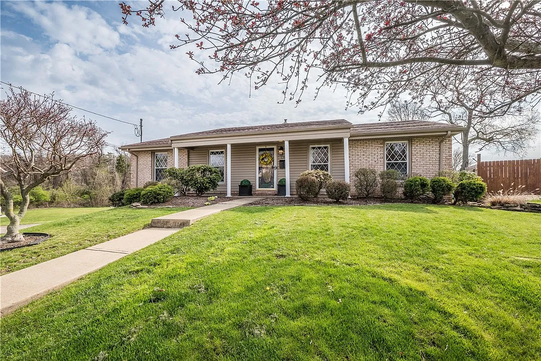 138 Homeridge Ln photo 1