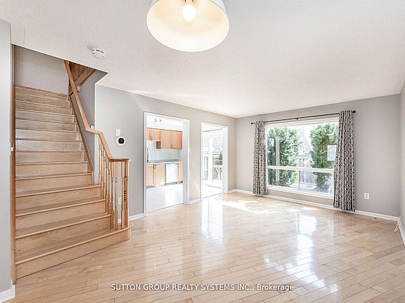 5th image of 1152 Riddell Cres