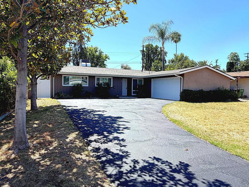 1st image of 8449 Limerick Ave