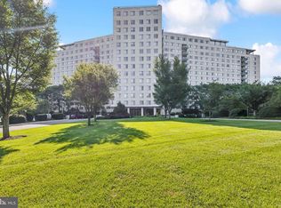 10401 Grosvenor Pl APT 625, Rockville, MD