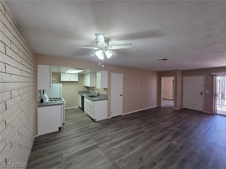 3009 Saint George St #F — Photo 33