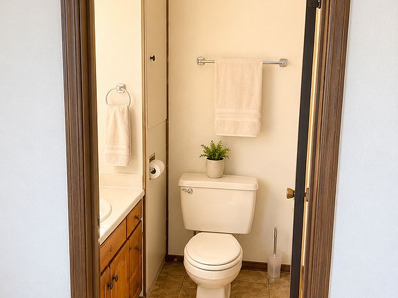 4th image of 517 Wicks Ln #5