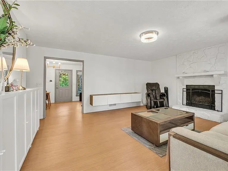 5712 Port Dr — Photo 2