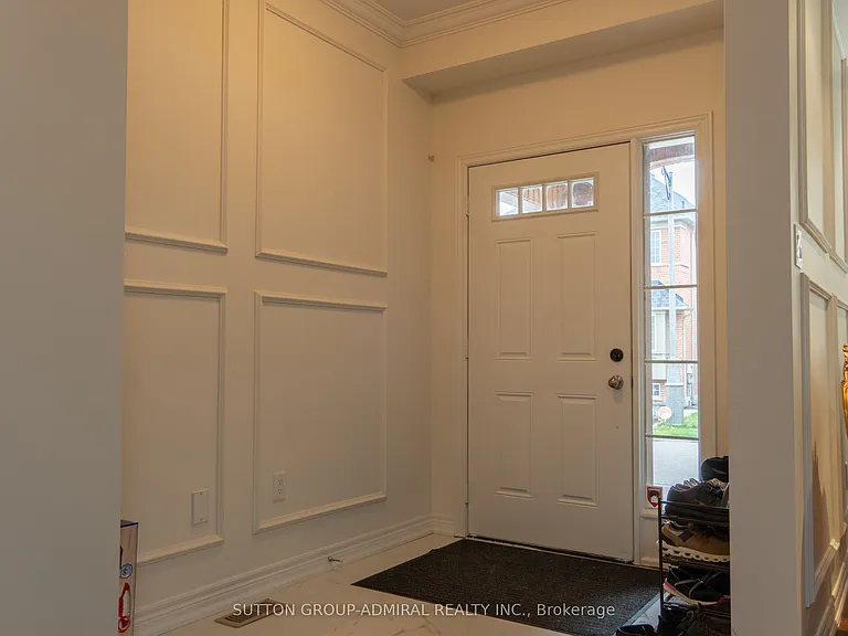 29 Wendelyn Dr #MAIN 2ND FLOOR — Photo 4