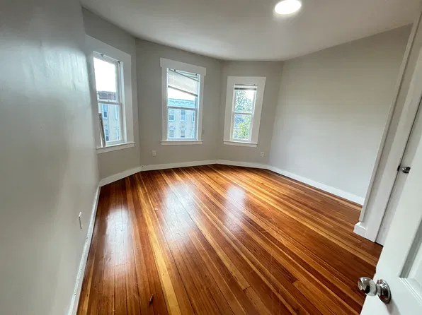 108 Brunswick St Floor 3, Dorchester, MA 02121