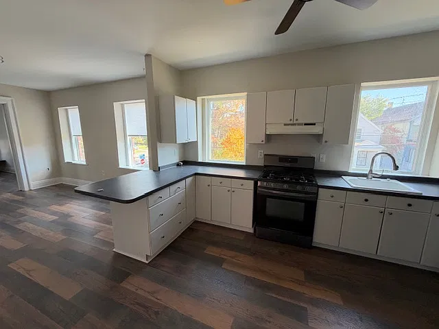 2 bed, $1,595 — Photo 4