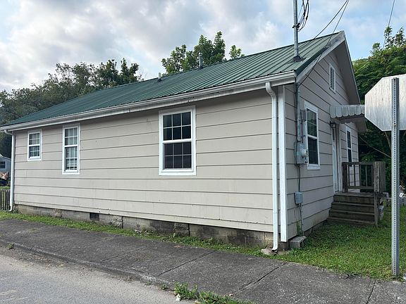 3rd image of 306 3rd St