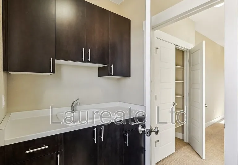 5438 Valentia St — Photo 20