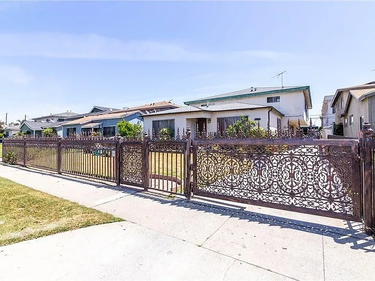 12616 Doty Ave #D — Photo 1